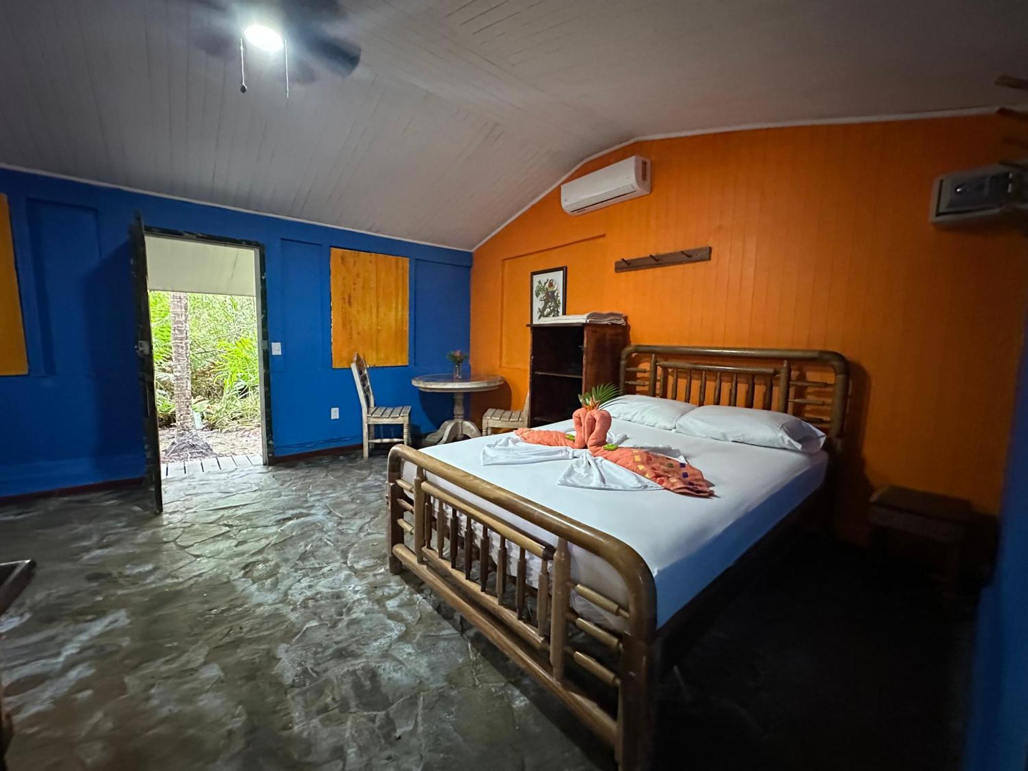 Chosa Manglar Suites & Cabins Пуэрто-Хименес Экстерьер фото