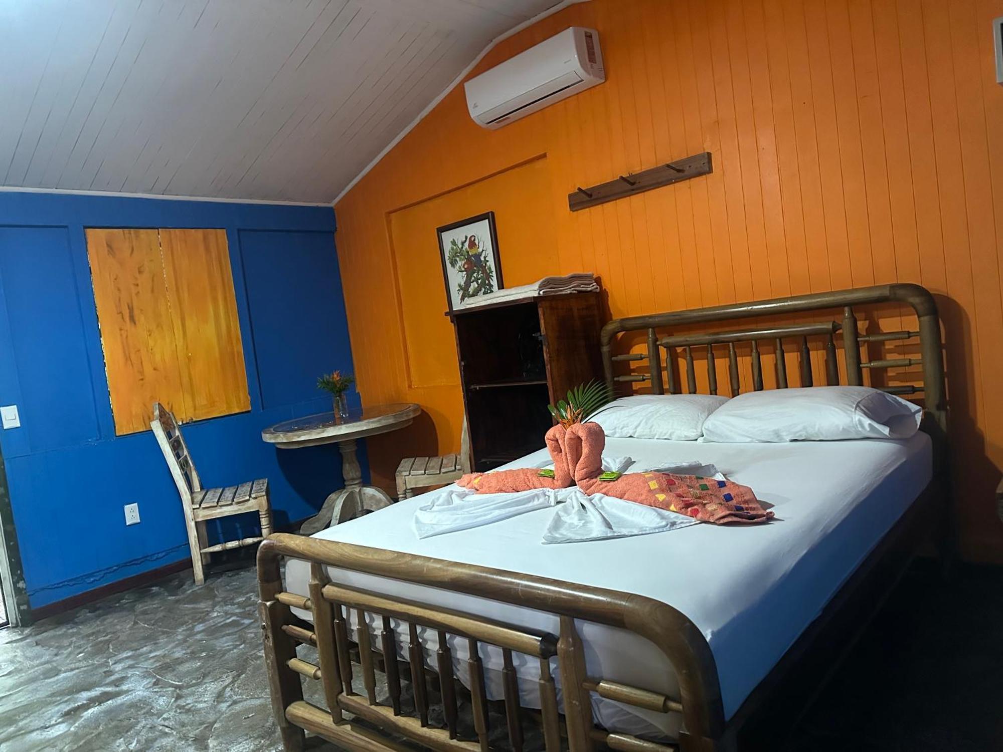 Chosa Manglar Suites & Cabins Пуэрто-Хименес Экстерьер фото