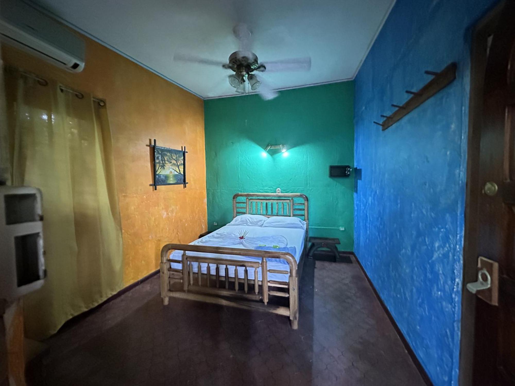 Chosa Manglar Suites & Cabins Пуэрто-Хименес Экстерьер фото