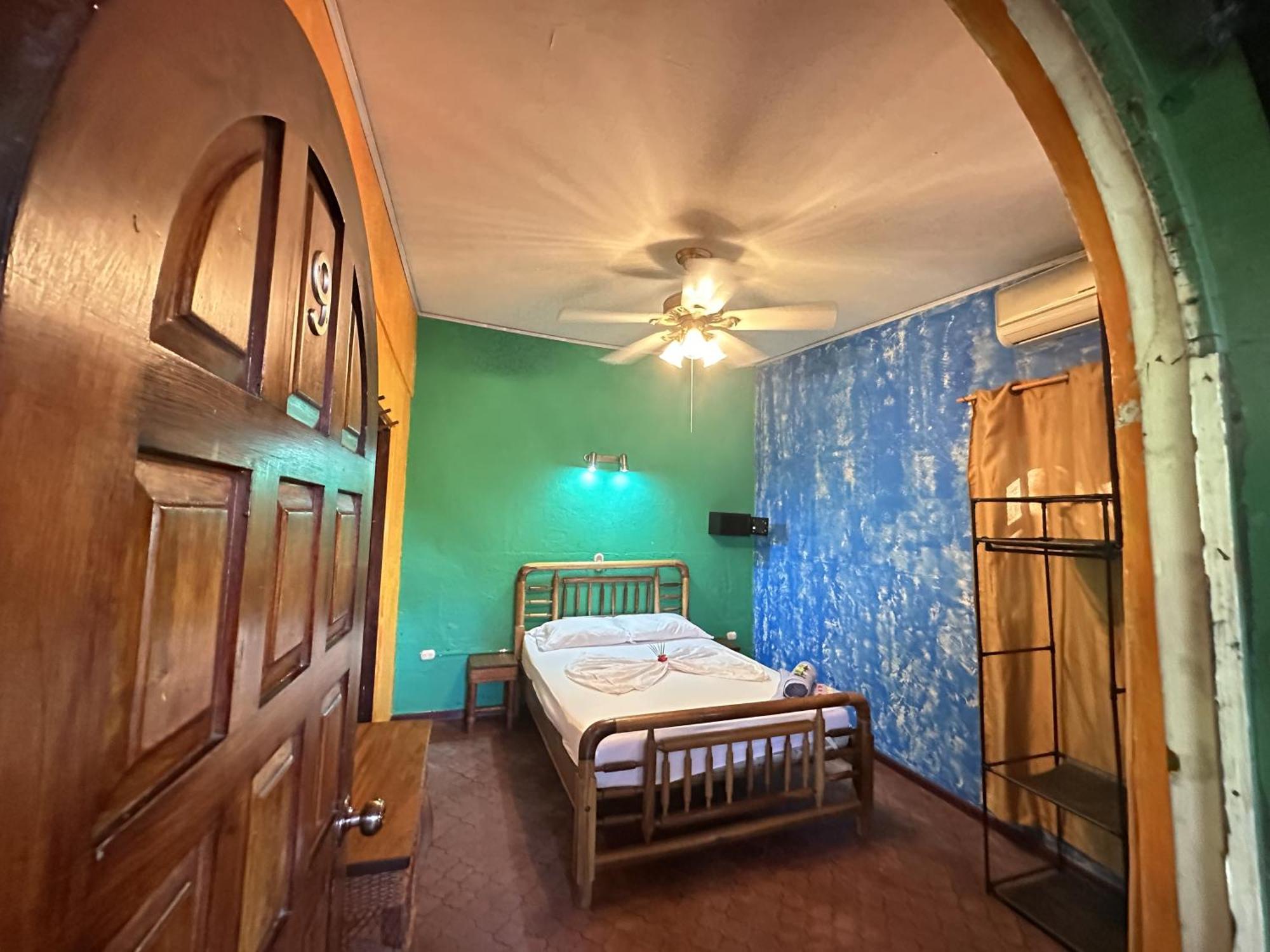 Chosa Manglar Suites & Cabins Пуэрто-Хименес Экстерьер фото